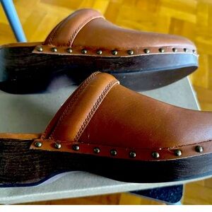 Madewell   /  leather clogs